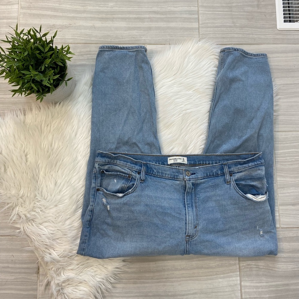 Abercrombie & Fitch The Mom Distressed High Rise